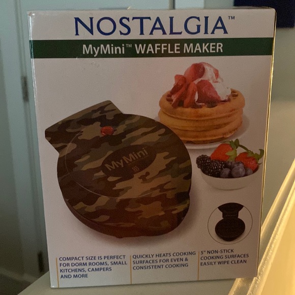 New In Box Mini Waffle Maker Green Camo Design - Picture 1 of 2